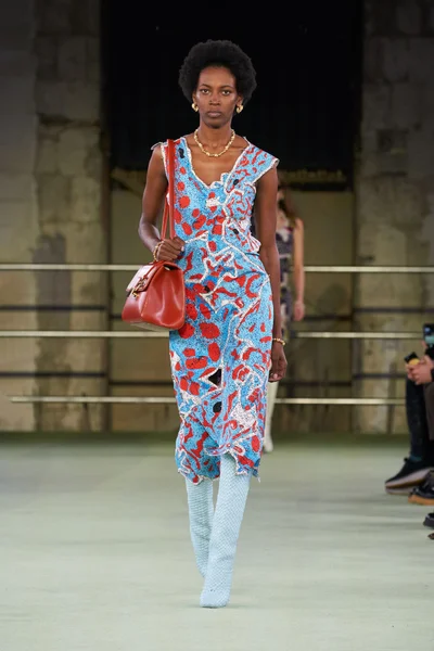 Look 37